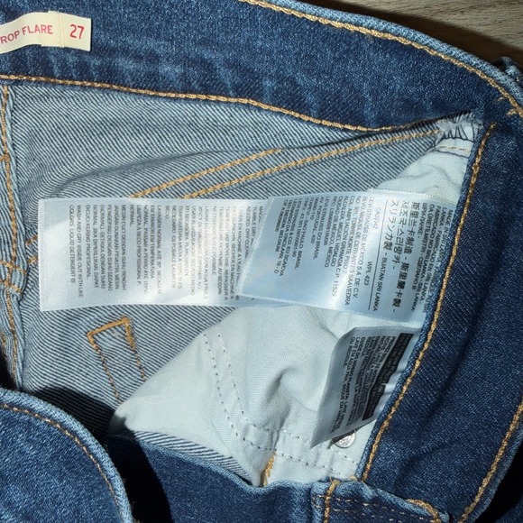 Levi's High Waisted Crop Flare Dark Wash Women's 27 - Picture 6 of 9